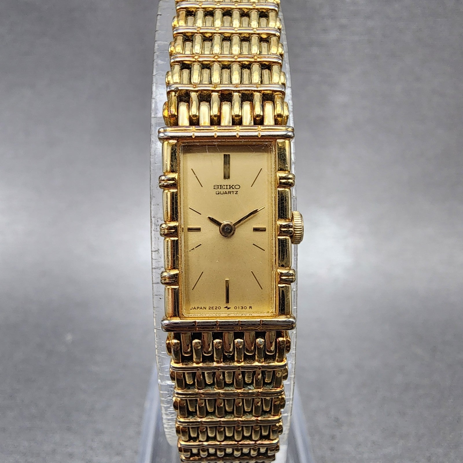 Seiko Tank Watch Women 12mm Champagne Dial Gold Tone 2e205079 New Battery0