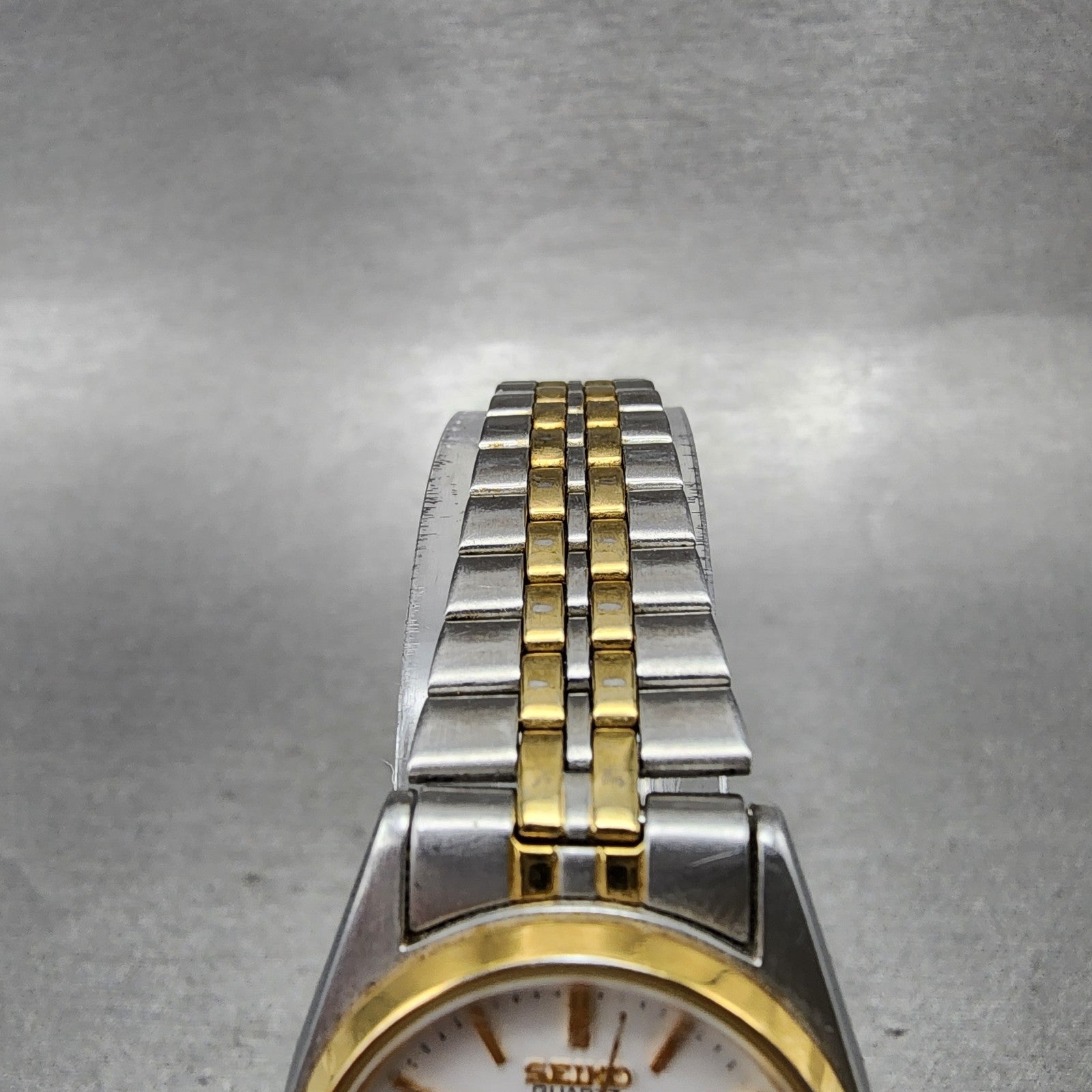 Seiko Watch Women 25mm White Dial Two Tone Daydate 7n430011 Round New Battery4