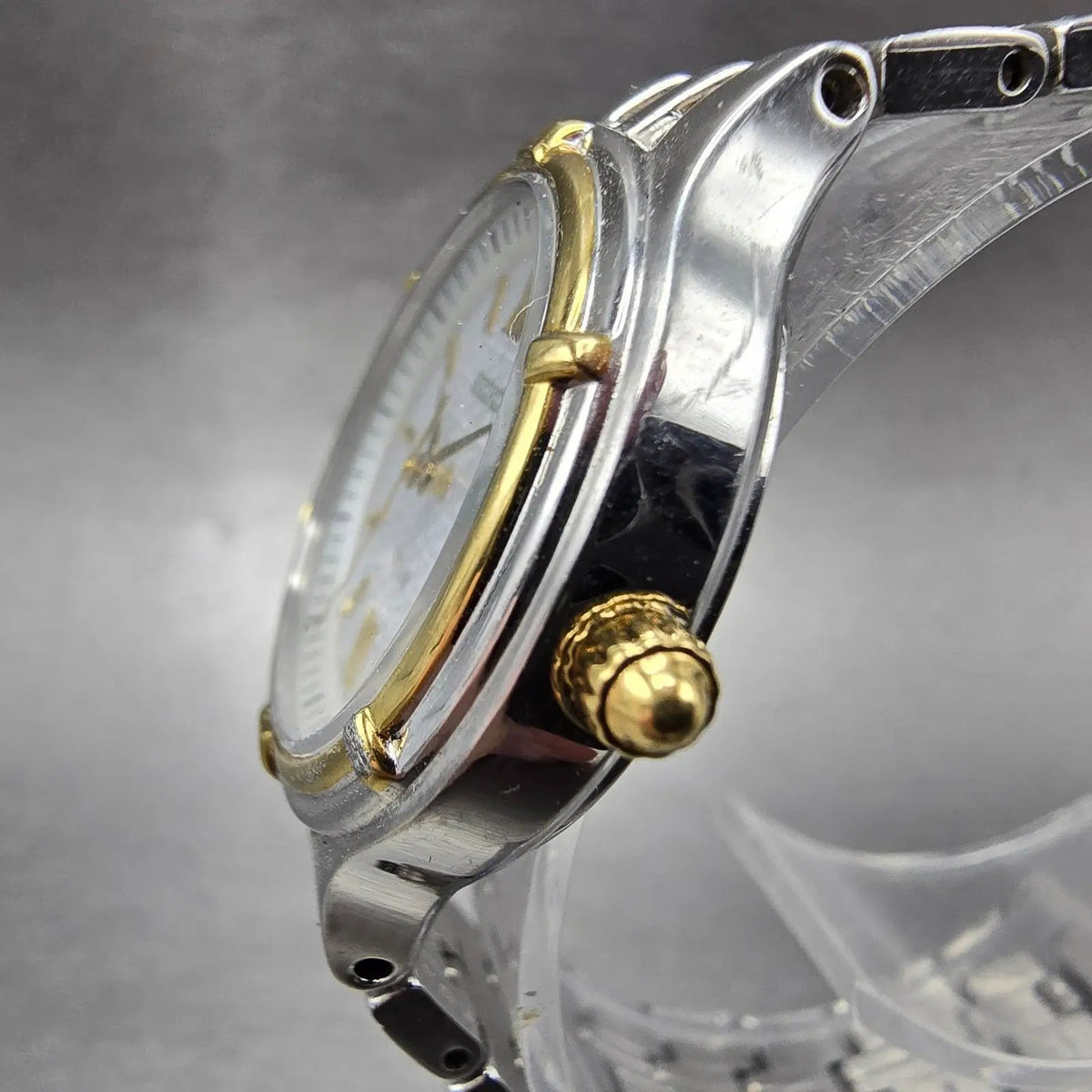 Seiko Solar Watch Women 28mm White Dial Two Tone Date Round V187-0AA0 Runs JP2