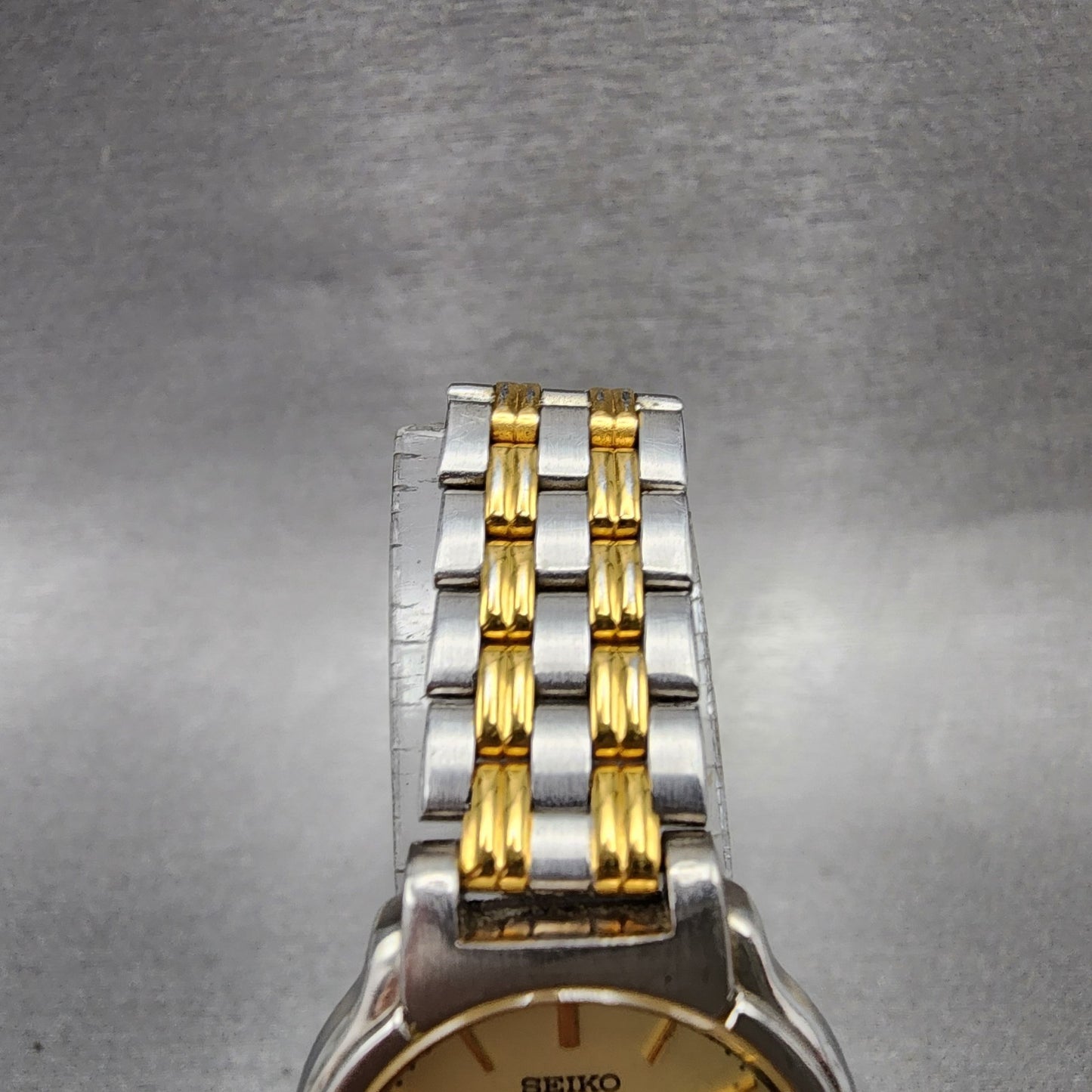 Seiko Watch Women 24mm Champagne Dial Two Tone Round V7012B90 New Battery ABC124