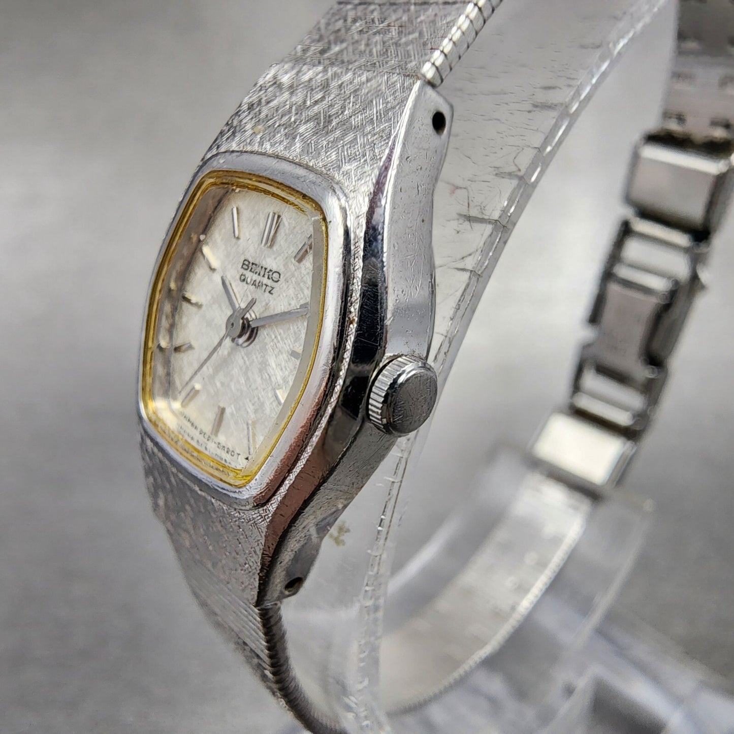 Seiko Watch Women 17mm Silver Dial Silver Tone Hexagon 2c21-5149 New Battery
