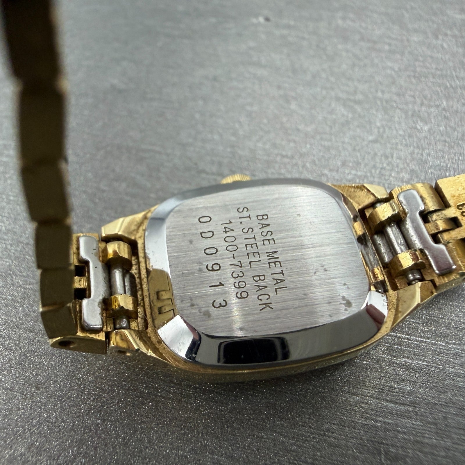 Seiko Tank Watch Women 17mm Gold Dial Gold Tone Rectangle 1400-7399 New Battery9