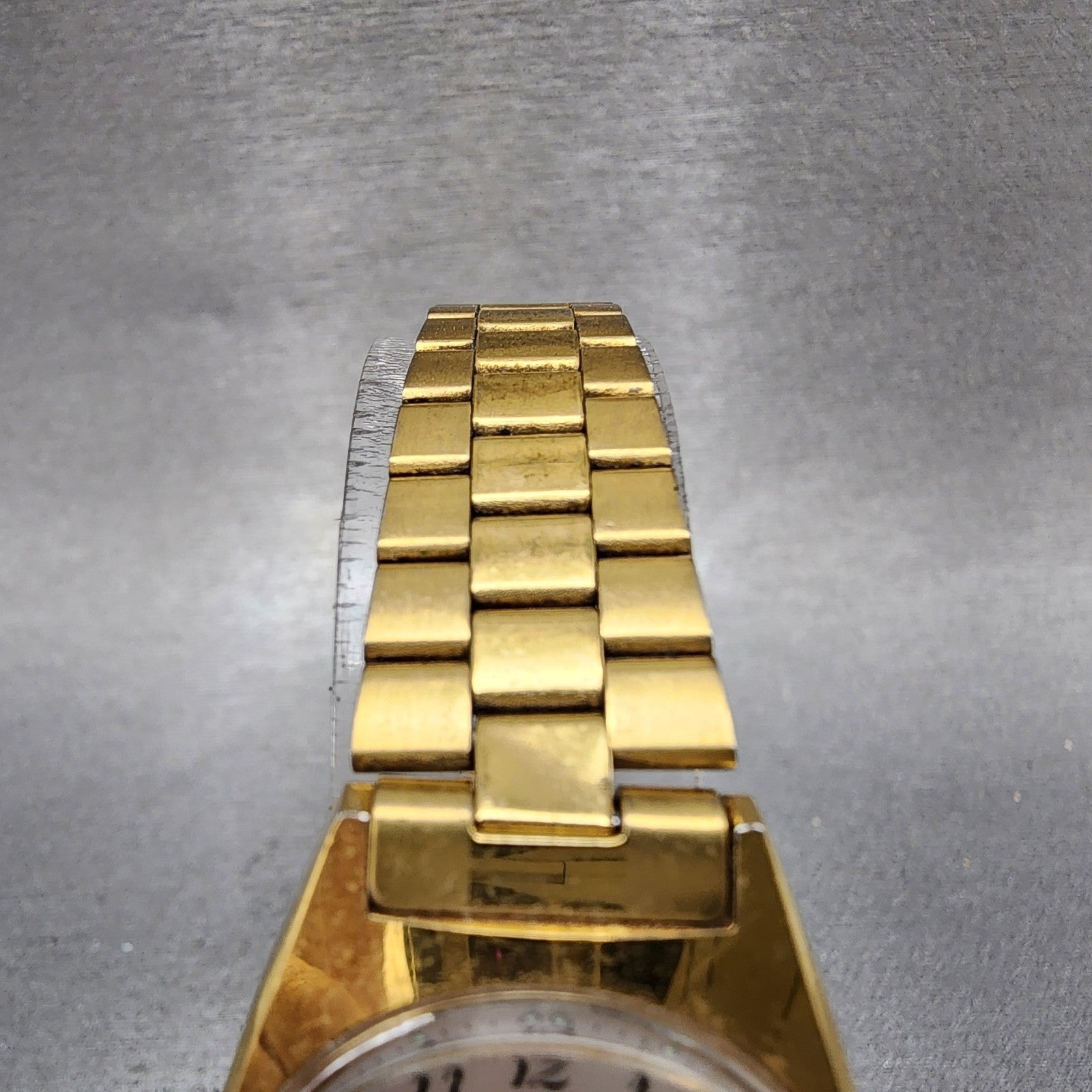Citizen CQ Watch Women 24mm Silver Dial Gold Tone Date Round New Battery VTG4