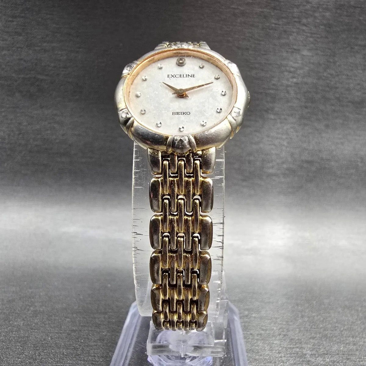 Seiko Exceline Watch Women 21mm White Dial Gold Tone Gemmed 4N20-0640 New Batt5