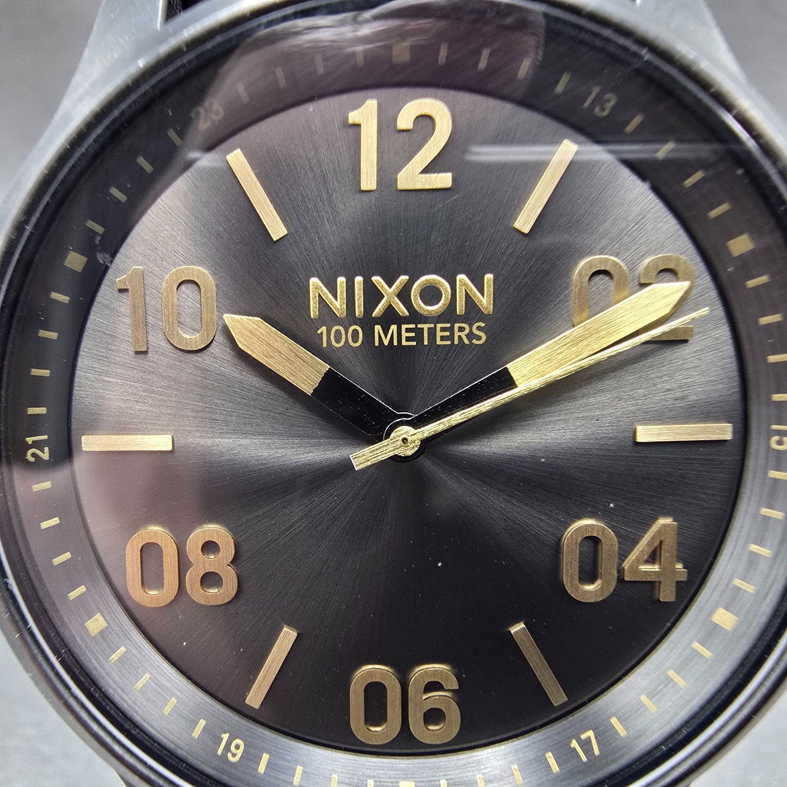 Nixon The Patrol Watch Men 44mm Black Dial Black Tone Round Leather new Battery1