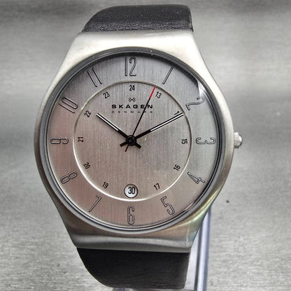 Skagen Watch Men 37mm Silver Dial Silver Tone Date Round 233XXLSLC New Battery0