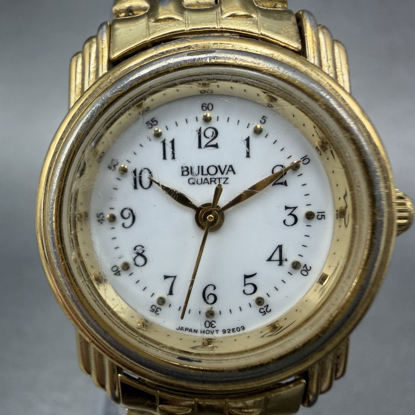 Bulova Watch Women 24mm White Dial Gold Tone Round 92E09 New battery1