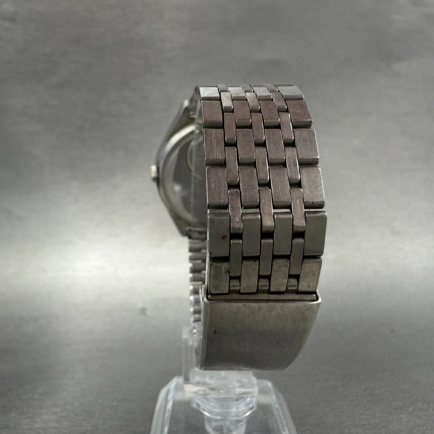 Seiko QZ Watch Men 37mm Silver Dial Silver Tone READ!!! Daydate 0923-8060 NewBat7