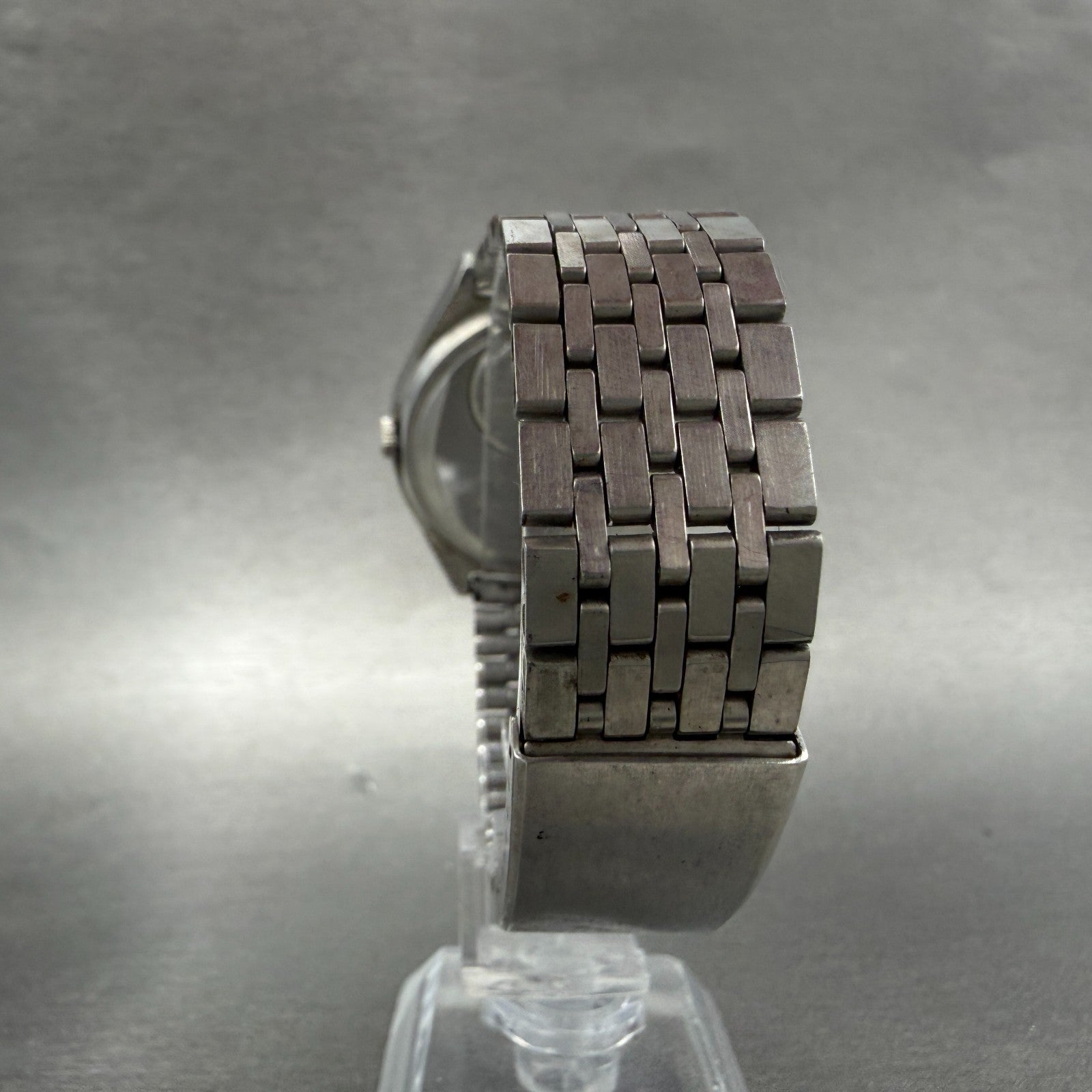 Seiko QZ Watch Men 37mm Silver Dial Silver Tone READ!!! Daydate 0923-8060 NewBat7