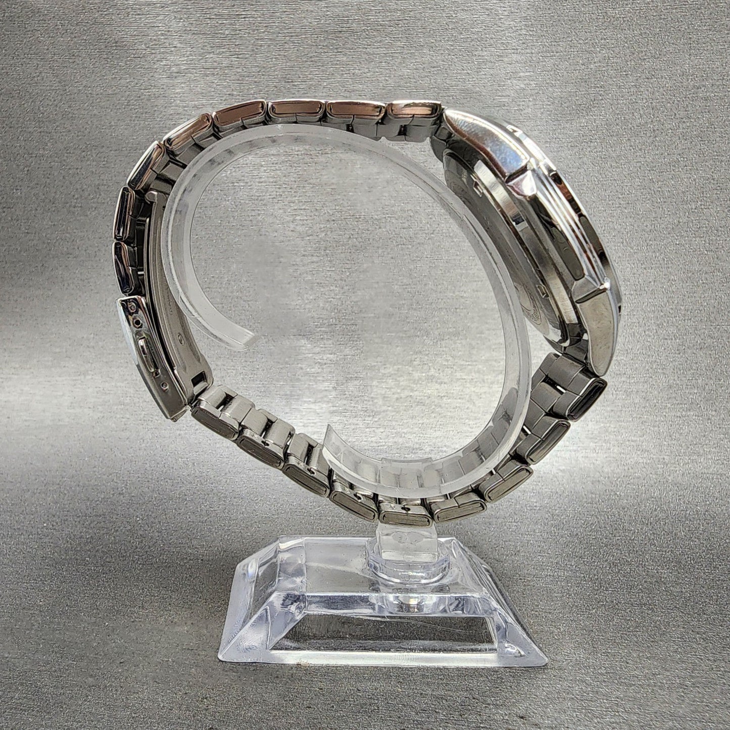 Casio Illuminator MTPE200 Watch Men 45mm Black Dial Silver Tone Daydate NewBatt10