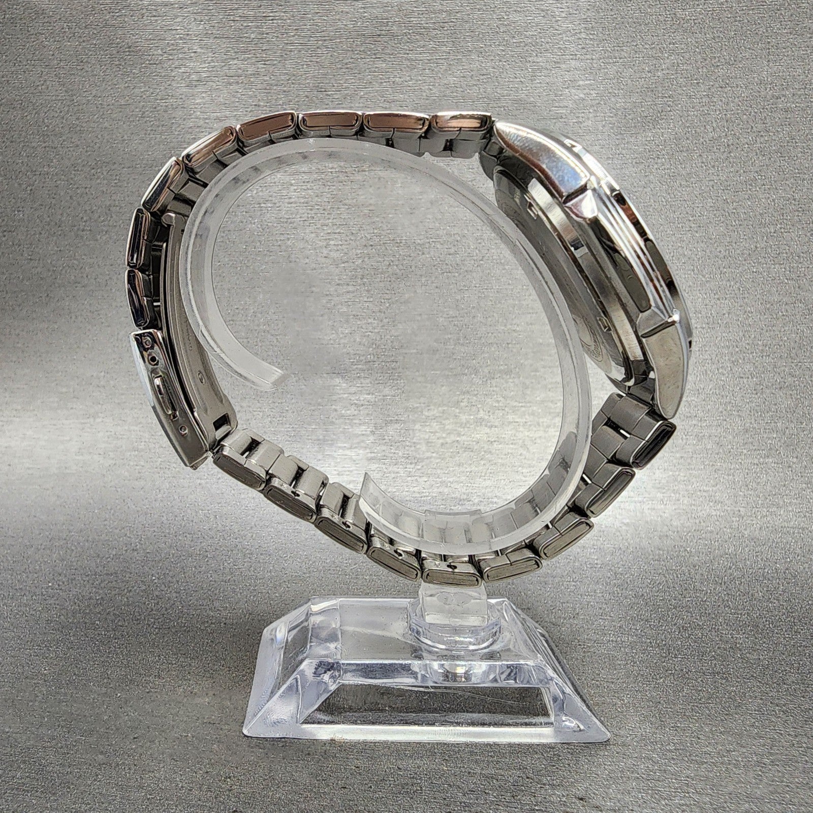 Casio Illuminator MTPE200 Watch Men 45mm Black Dial Silver Tone Daydate NewBatt10