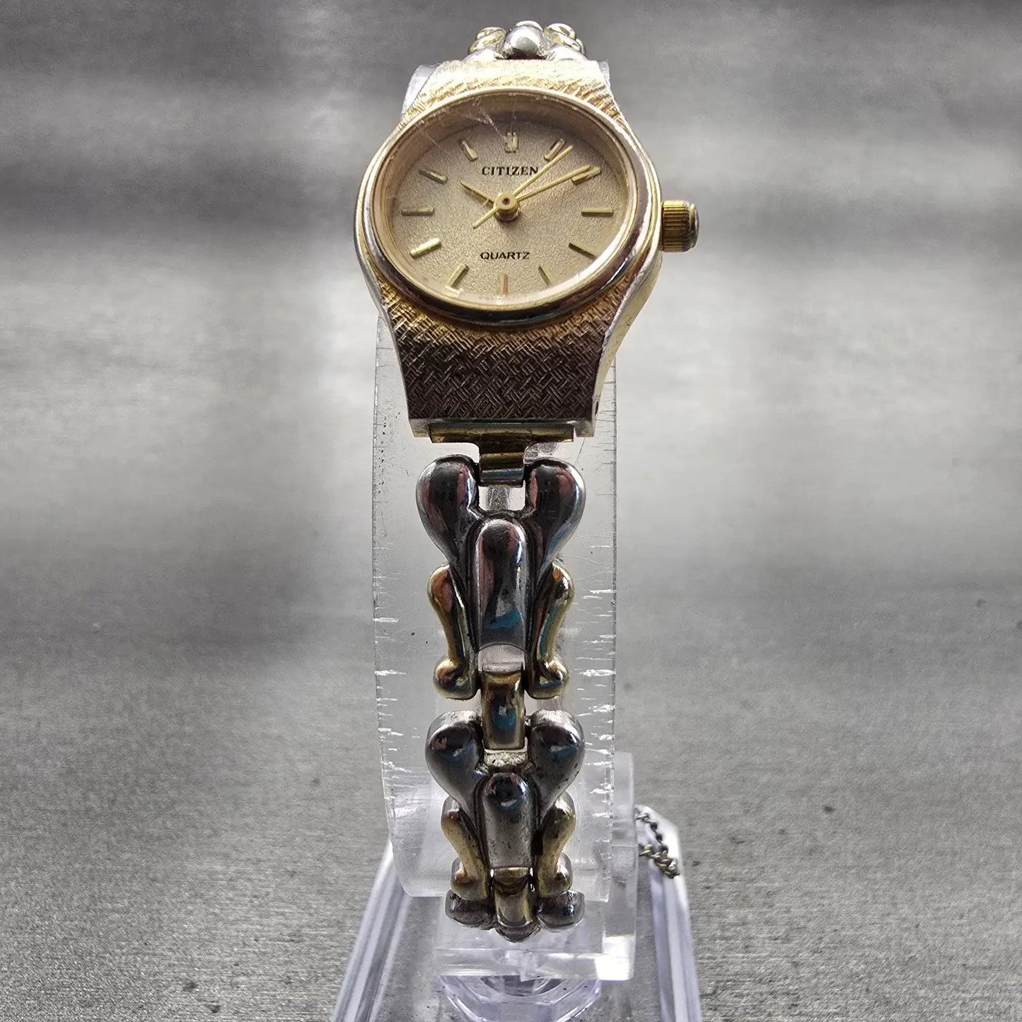 Citizen Watch Women 23mm Champagne Dial Gold Tone Oval 5930-F90427 New Battery5