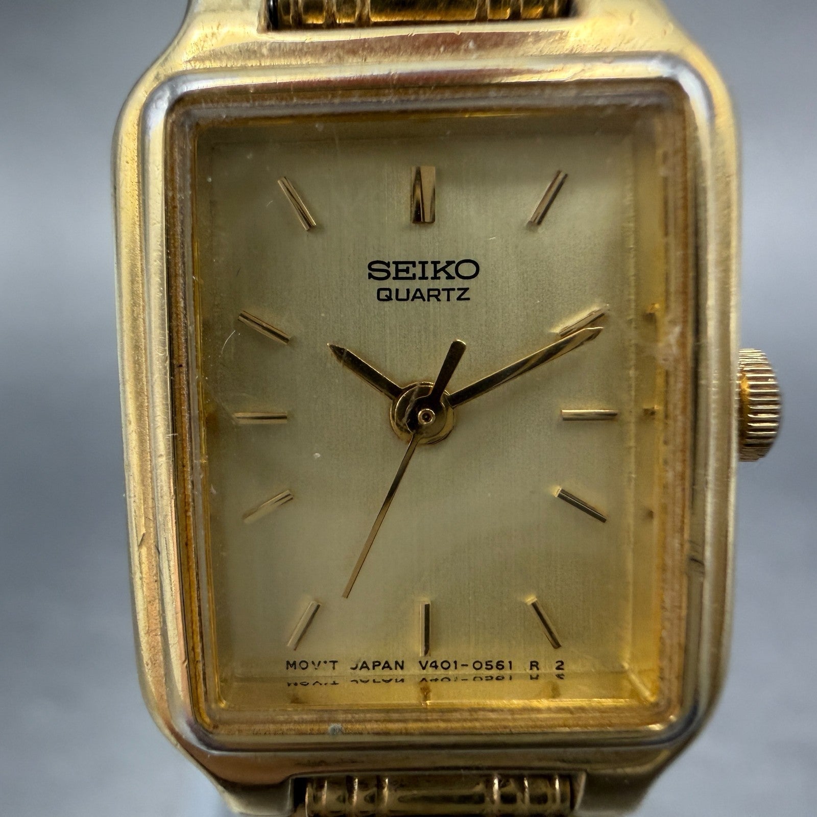 Seiko Tank Watch Women 18mm Champagne Dial Gold Tone Rectangle V401-5129 NewBat61
