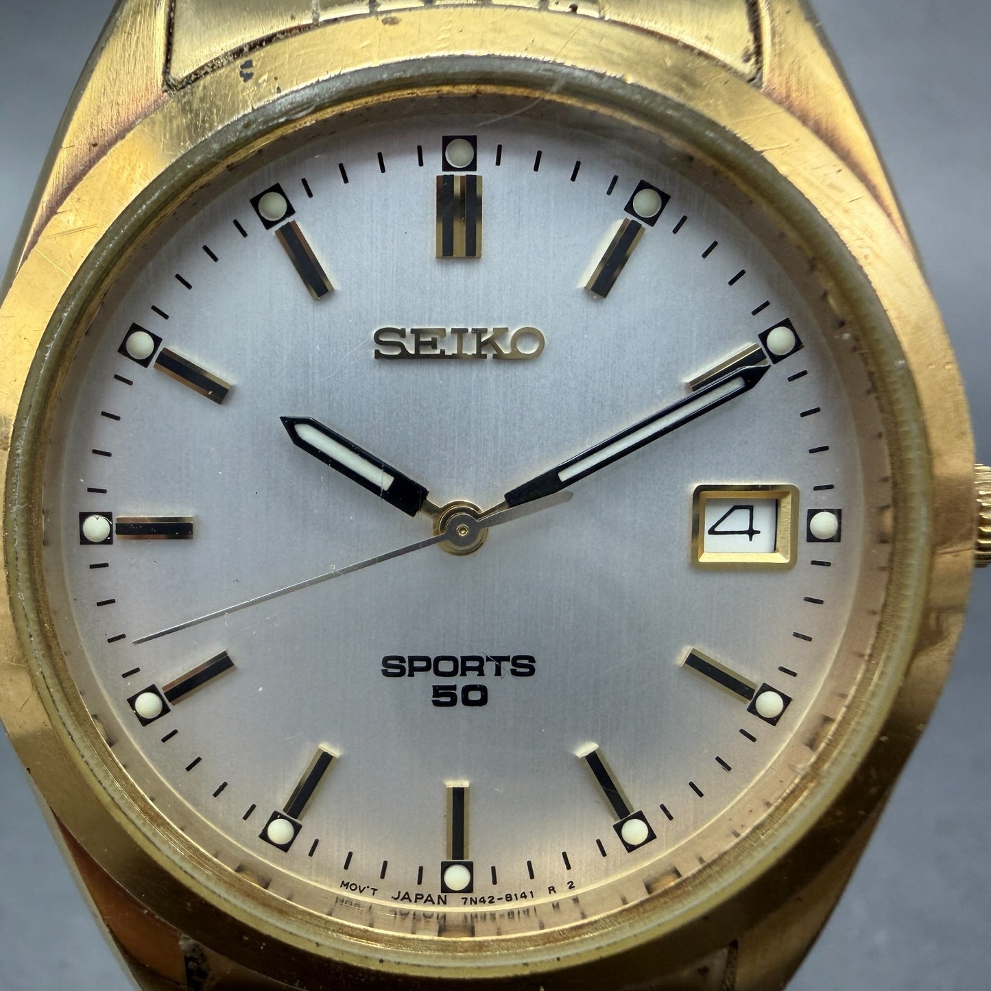 Seiko Sports 50 Watch Men 37mm Silver Dial Gold Tone Date 7N42-8079 New Battery71
