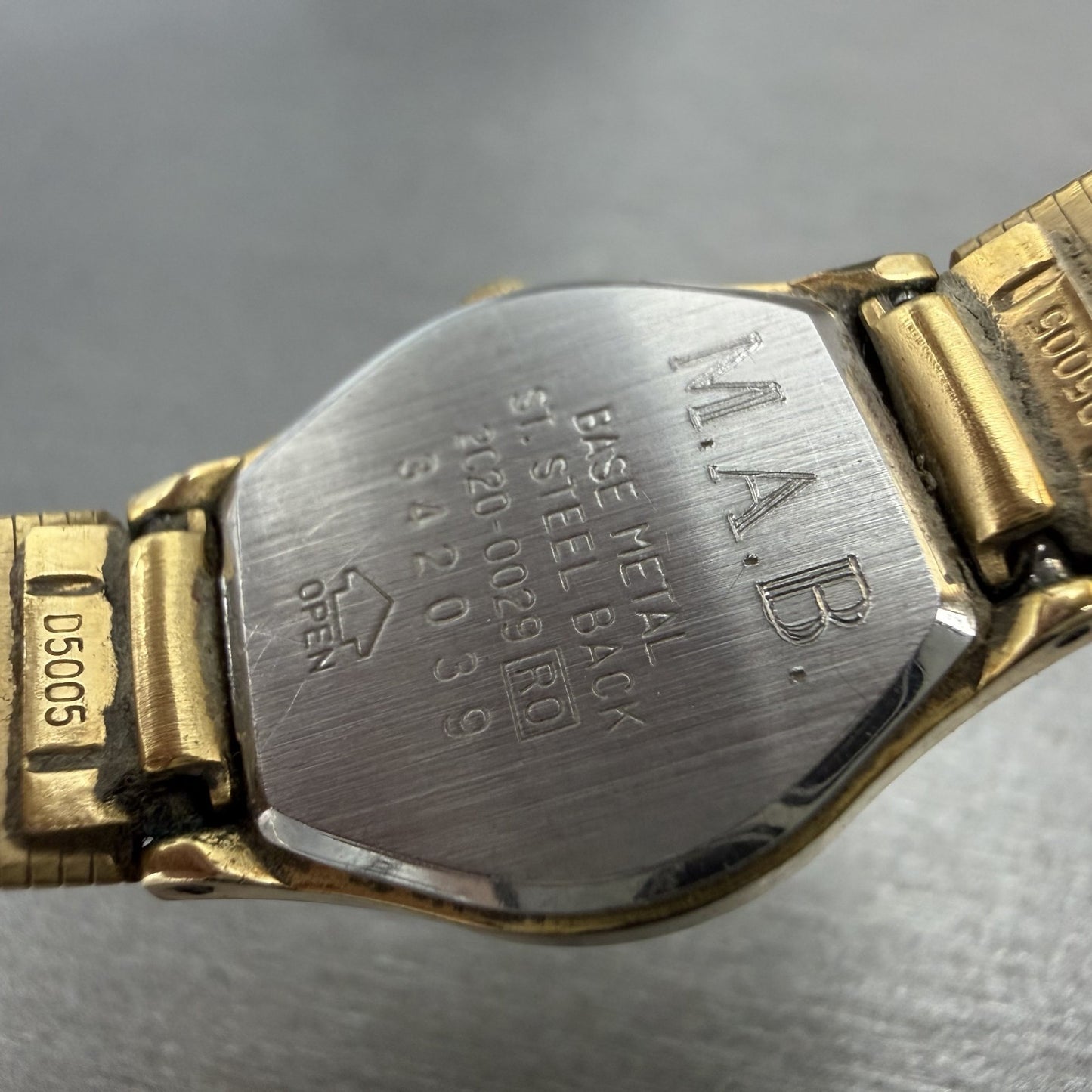Seiko Watch Women 18mm Champagne Dial Gold Tone Round VTG 2C20-0029 New Battery9