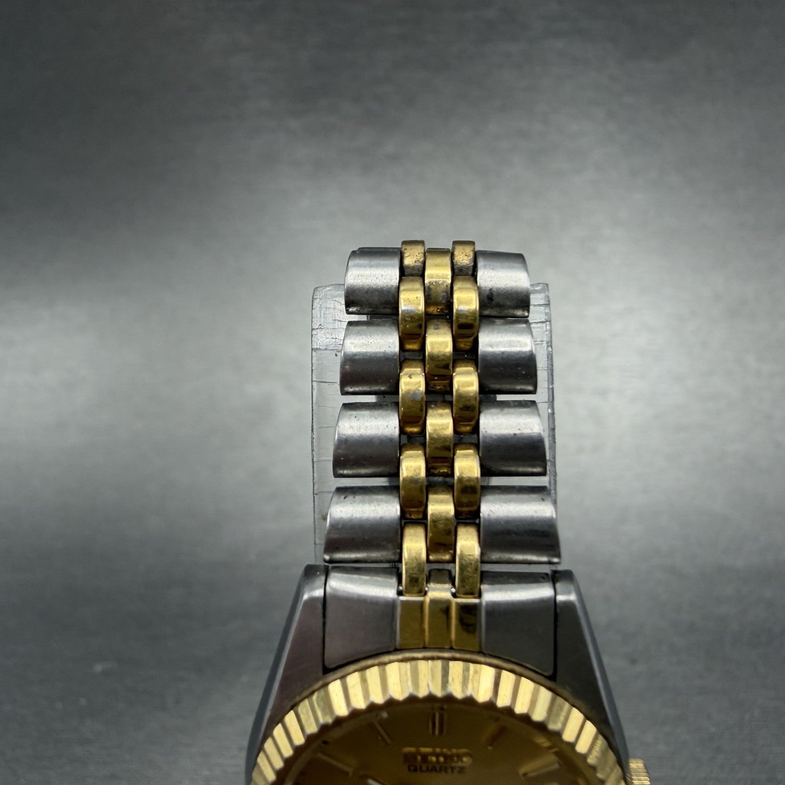 Seiko SQ Watch Women 24mm Gold Dial Two Tone Daydate 24mm Round New Battery ID44