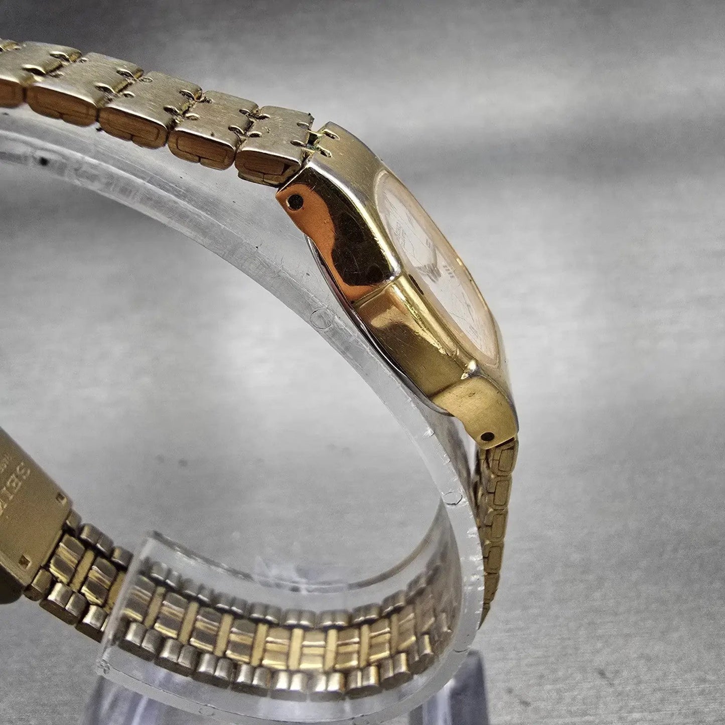 Seiko Tank Watch Women 17mm White Dial Gold Tone Oval 2Y00-5509 New Battery VTG3