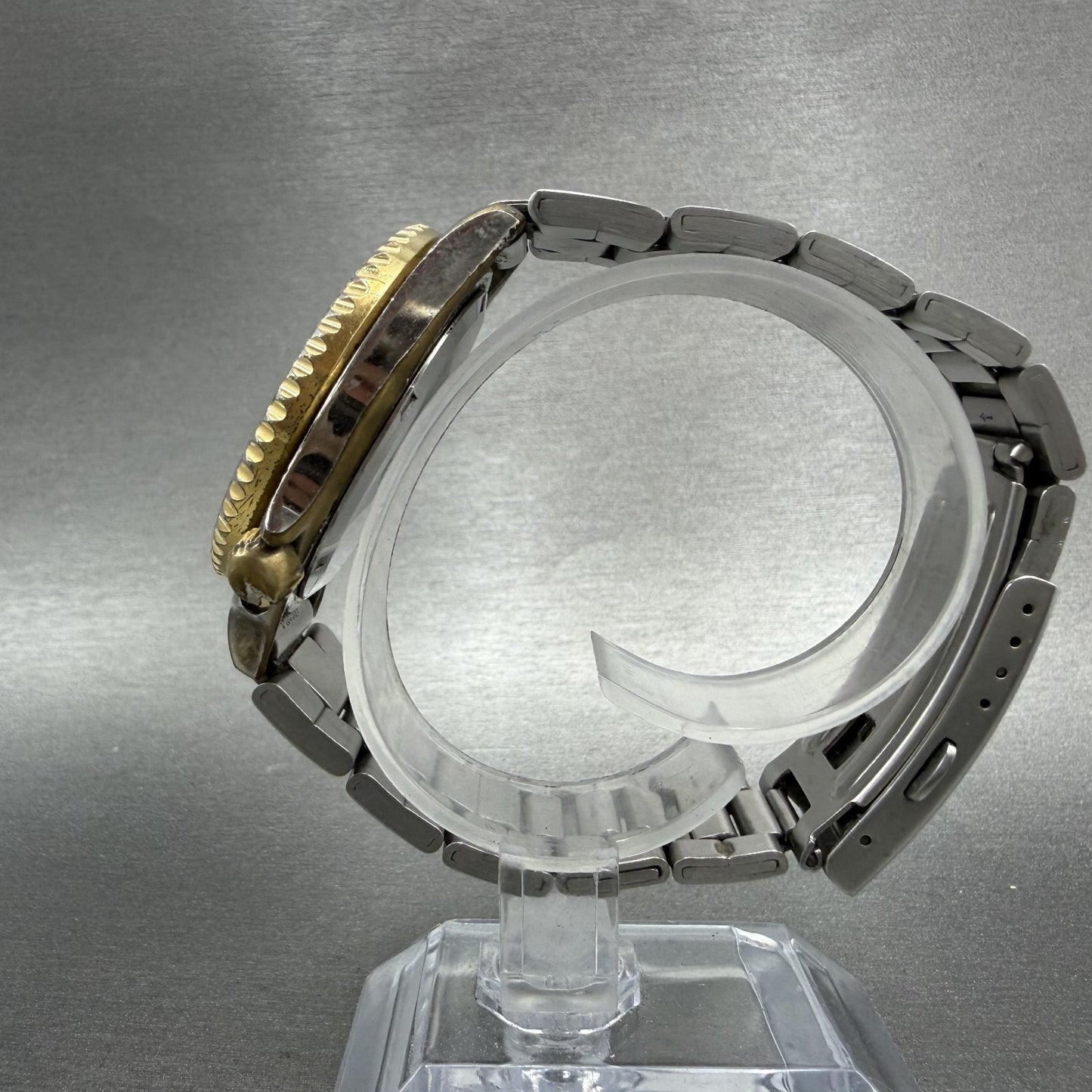 Armitron Pro All Sport Dive Watch Men 37mm Black Dial Two Tone Daydate New Batt6