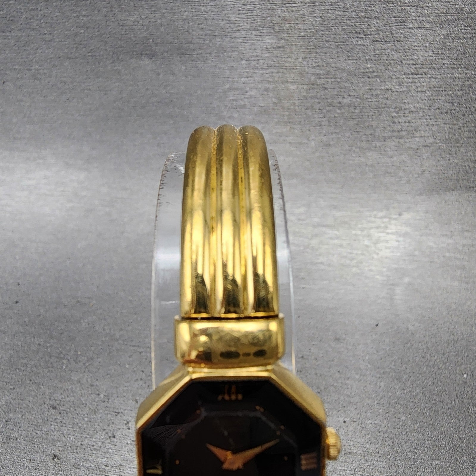 Seiko Watch Women 19mm Black Dial Gold Tone Hexagon 1n005e30 New Battery4