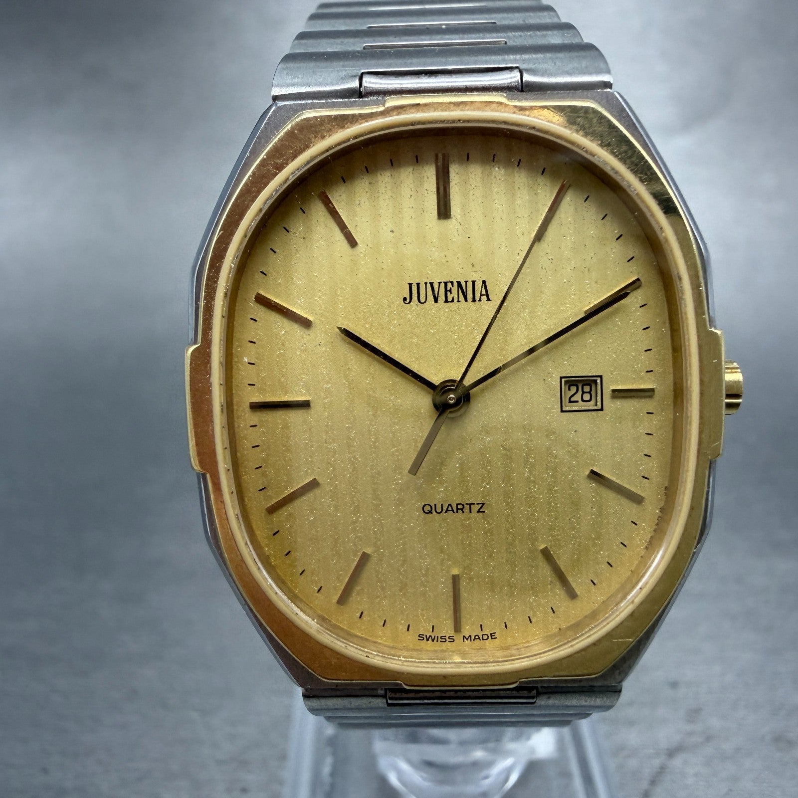 Juvenia Watch Men 28mm Champagne Dial Two Tone Date Oval U-1007 New Battery0