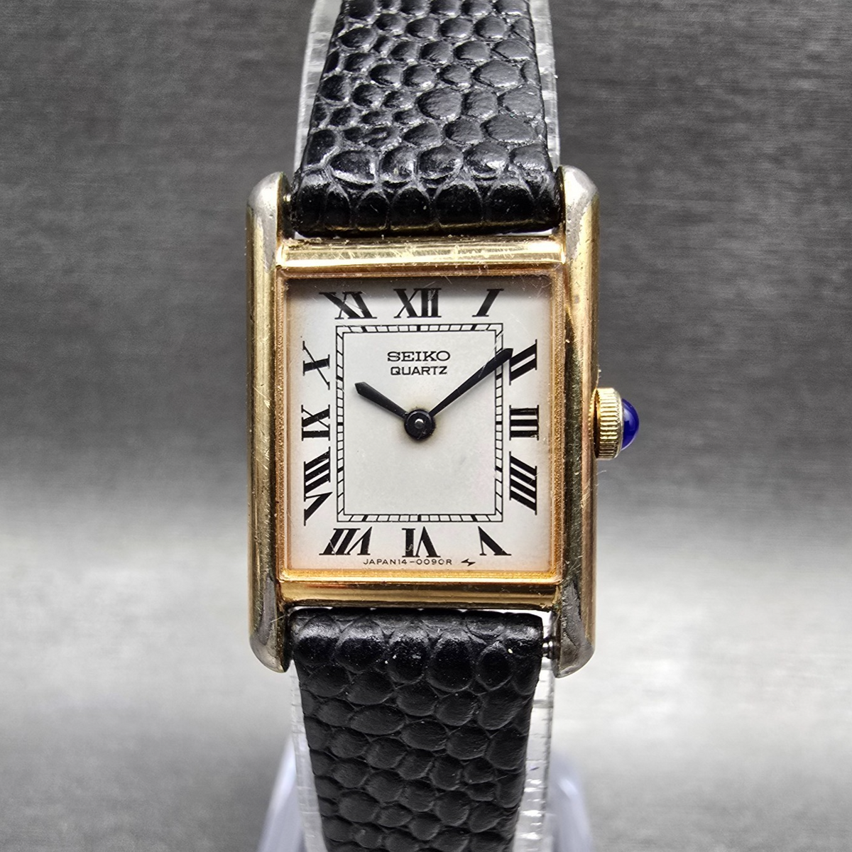 Seiko Tank Watch Women 17mm White Dial Gold Tone Rectangle 1400-5039 New Battery0