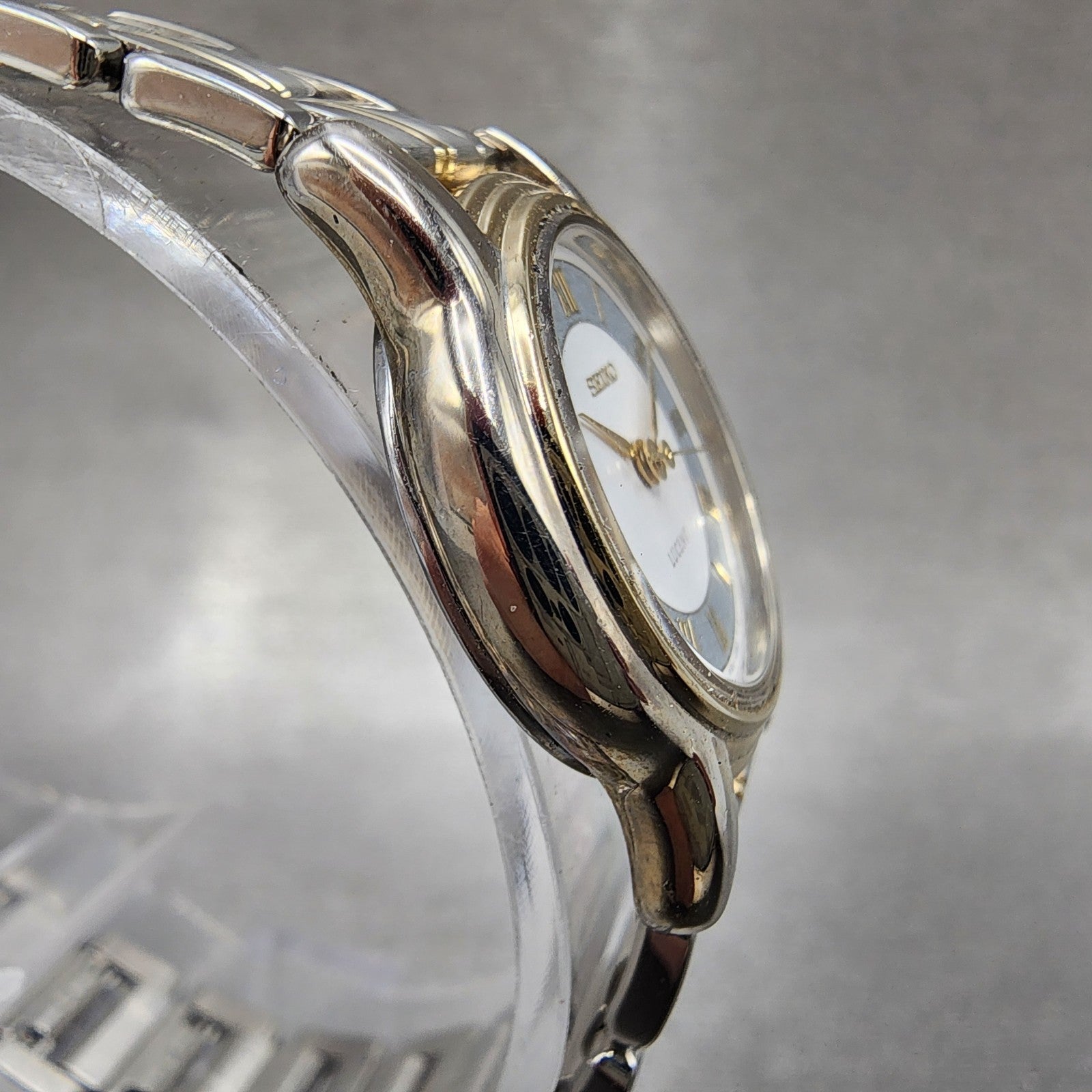 Seiko Lucent Watch Women 22mm White Dial Two Tone 1f210j80 New Battery3