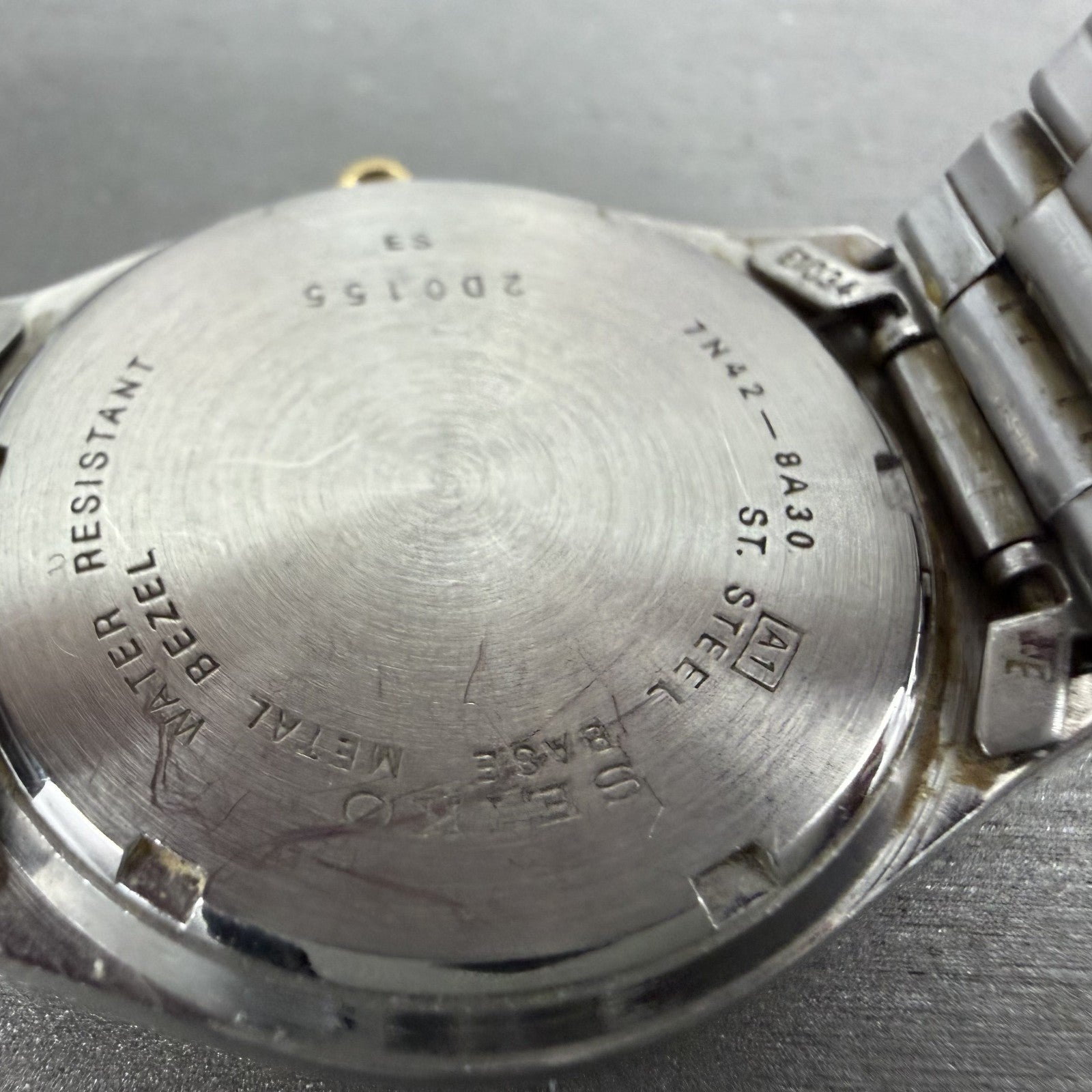 Seiko Watch Men 35mm Black Dial Two Tone Date Round 7N82-8A30 New Battery9