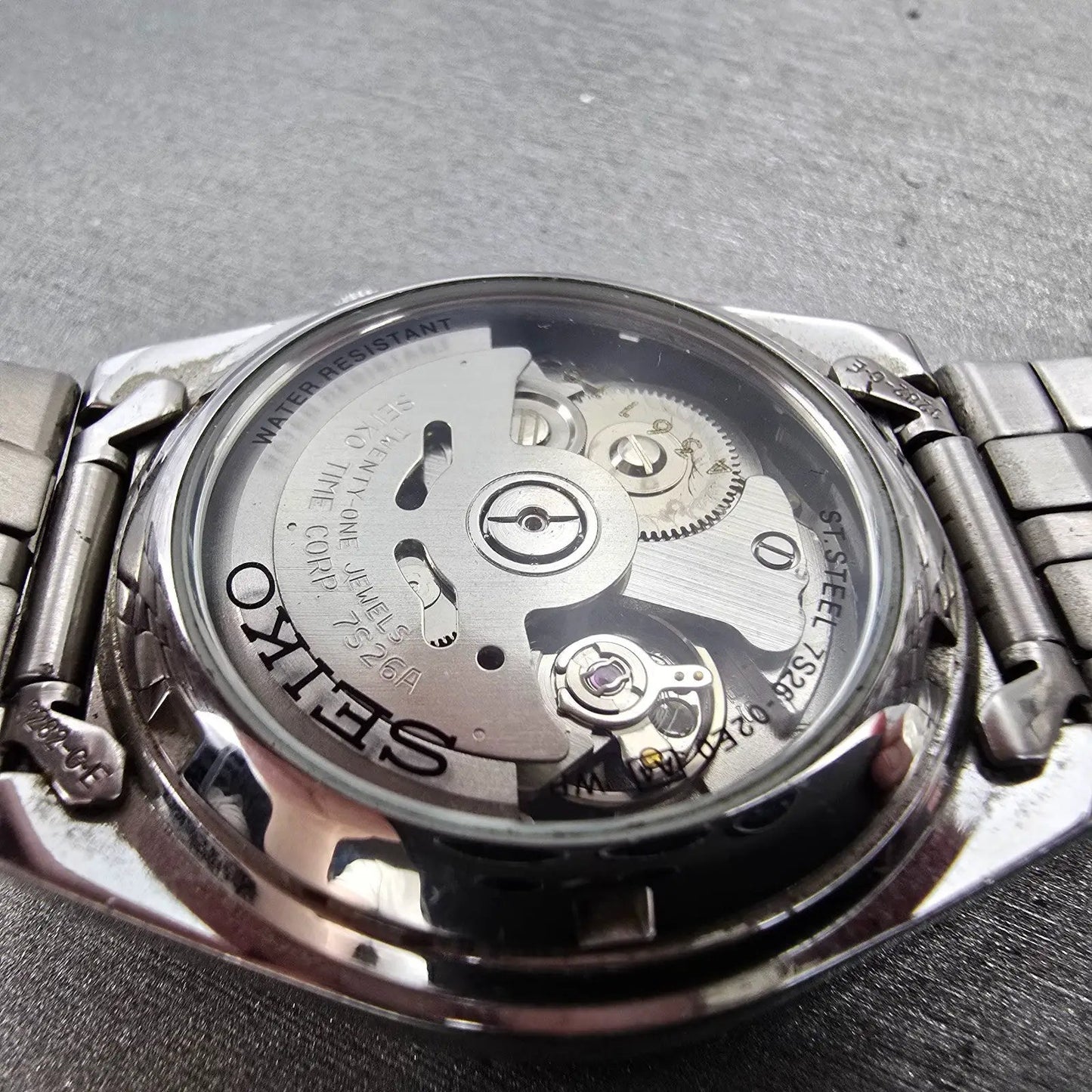 Seiko 5 Automatic Watch Men 37mm Black Dial Silver Tone Daydate 7S26-02E0 Runs9