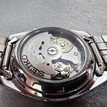 Seiko 5 Automatic Watch Men 37mm Black Dial Silver Tone Daydate 7S26-02E0 Runs9