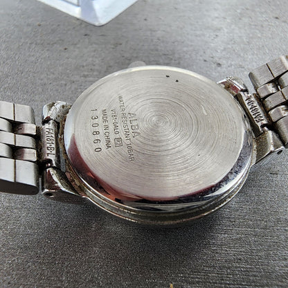 Seiko ALBA Solar Watch Women 27mm Silver Dial Silver Tone Round V1810AL0 Runs9