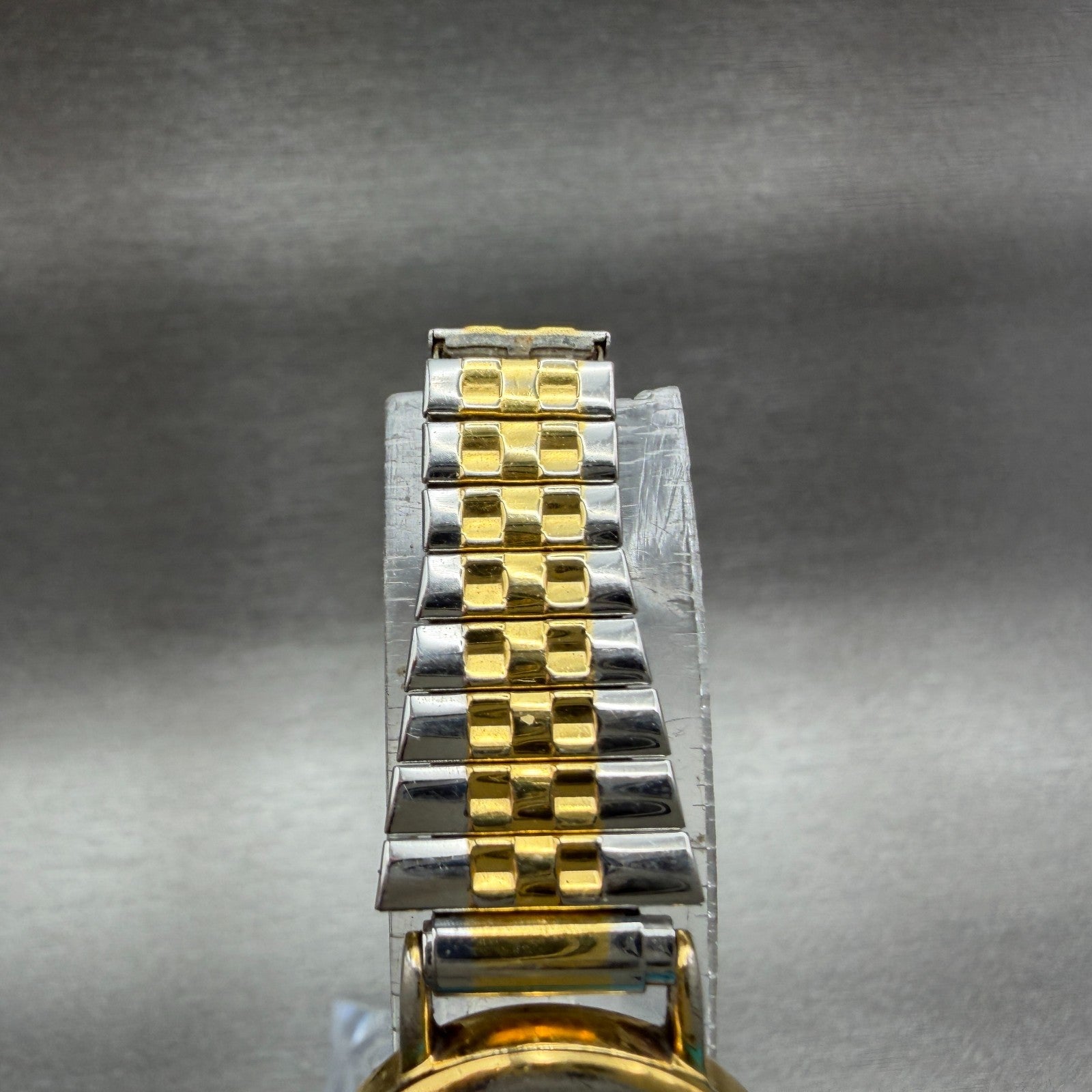 Seiko Watch Women 21mm White Dial Two Tone Round 1N00-0040 New Battery Vintage4