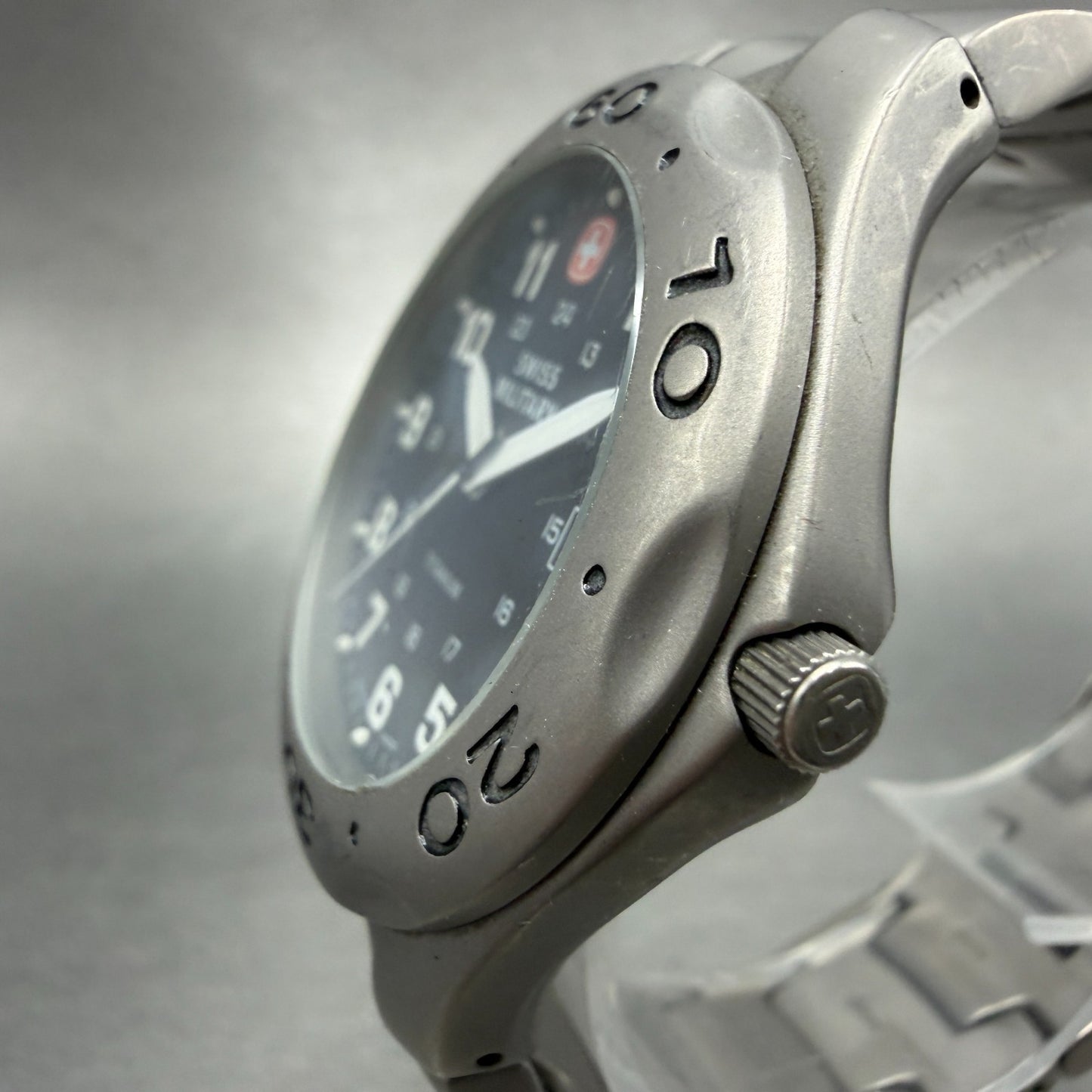 Swiss Military Dive Watch Men 40mm Black Dial Titanium Date 095.1035 Round PARTS3