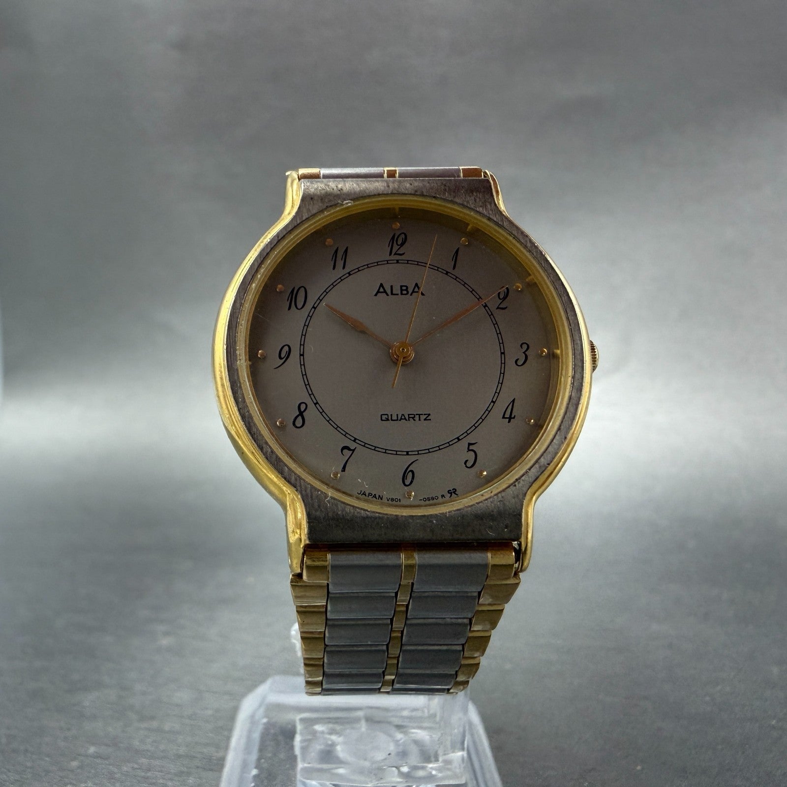 Seiko Alba Watch Unisex 31mm Gray Dial Two Tone Round V801-0190 New Battery6