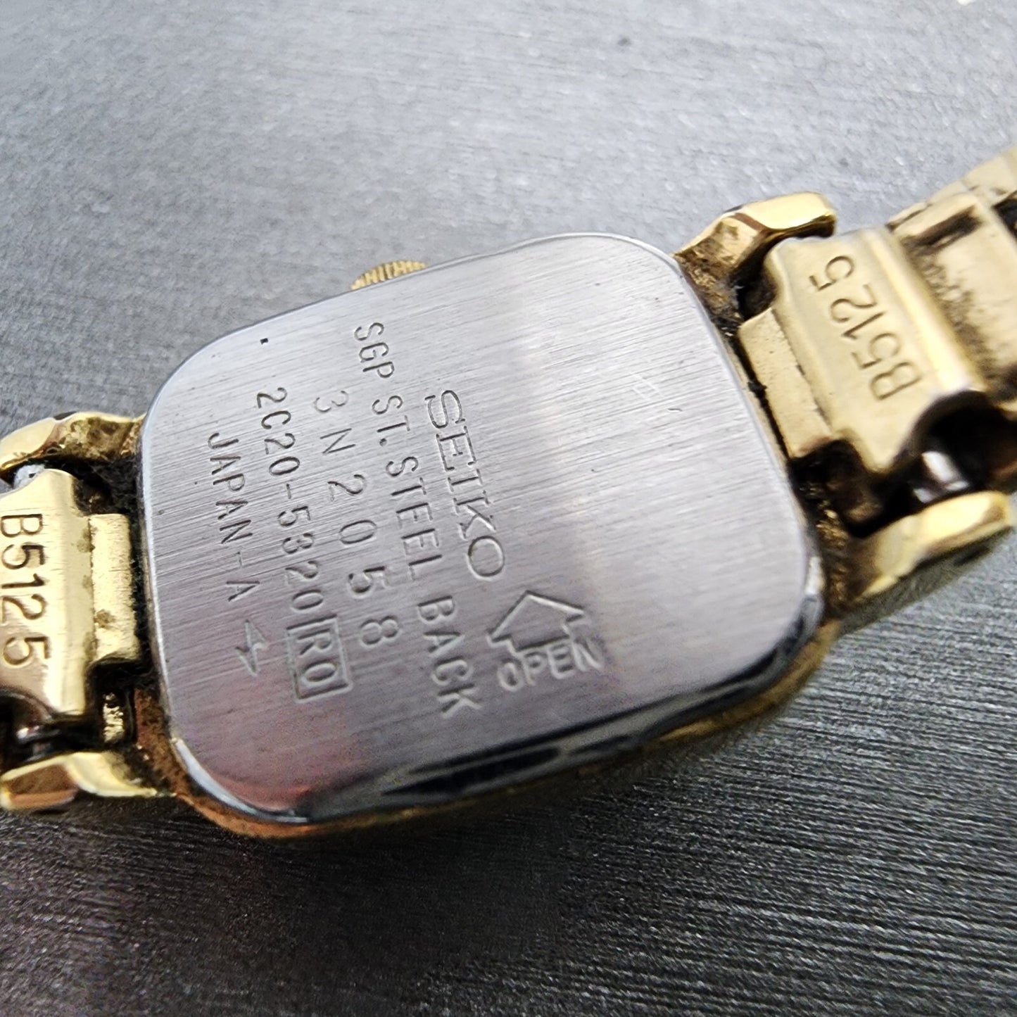 VTG Seiko Watch Women 17mm Gold Dial Gold Tone Rectangle 2C205320 New Battery9