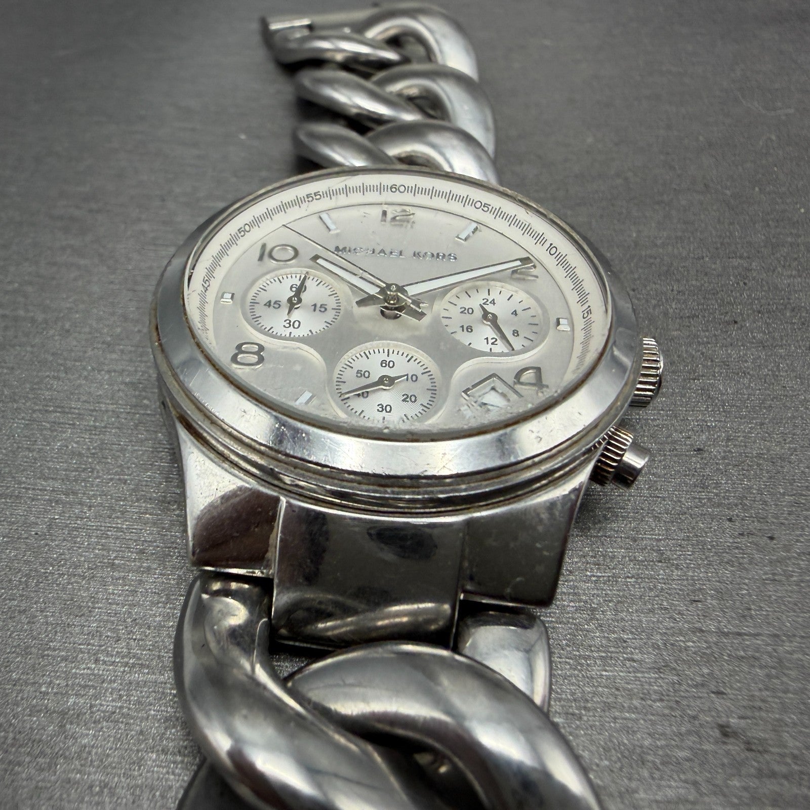 Michael Kors Runway Chronograph Watch Women 38mm Silver Dial Silver Tone NewBatt2