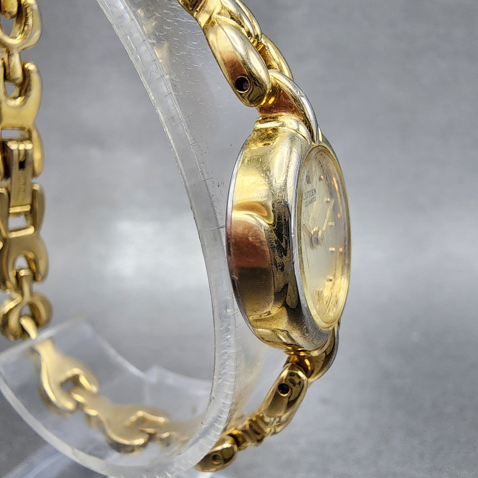 Citizen Watch Women 16mm Champagne Dial Gold Tone Oval 3220S36483 New Battery3