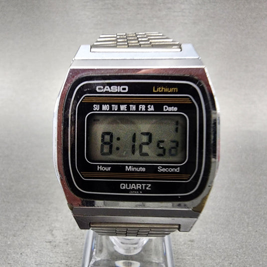 Vintage Casio 155 B816 Watch Men 35mm LCD Digital Silver Tone Daydate New Batt0