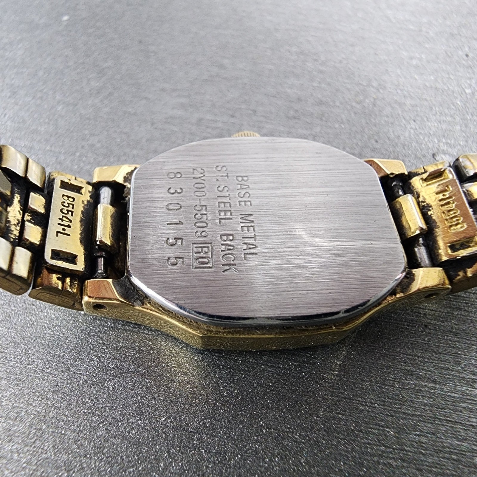Seiko Watch Women 17mm White Dial Gold Tone Octagon 2y005509 New Battery9