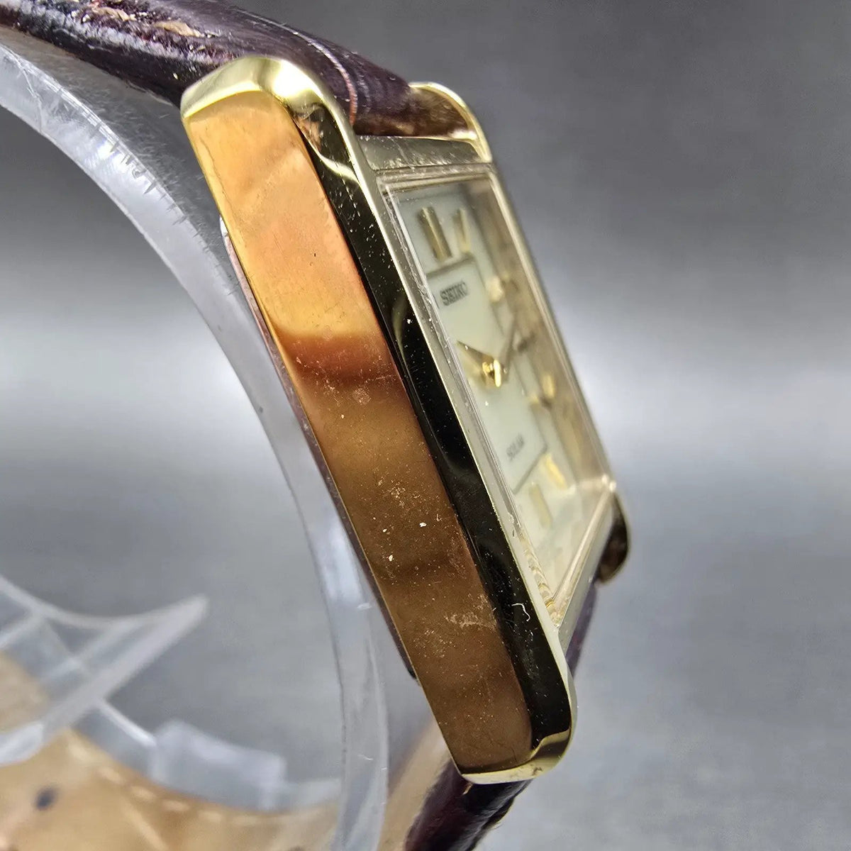 Seiko Solar Tank Watch Women 18mm Champagne Dial Gold Tone V115-0BD0 Runs JP3