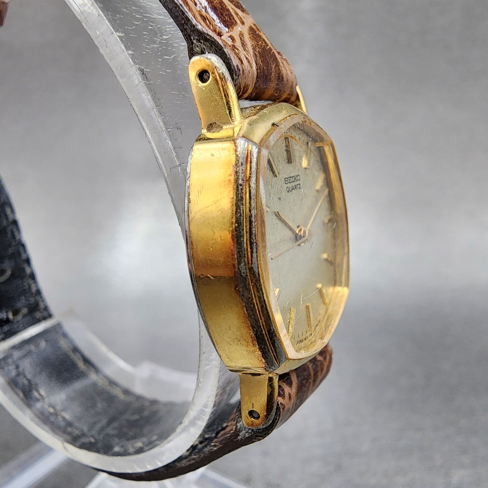 Seiko Watch Women 22mm Champagne Dial Gold Tone Octagon 14215140 New Battery3
