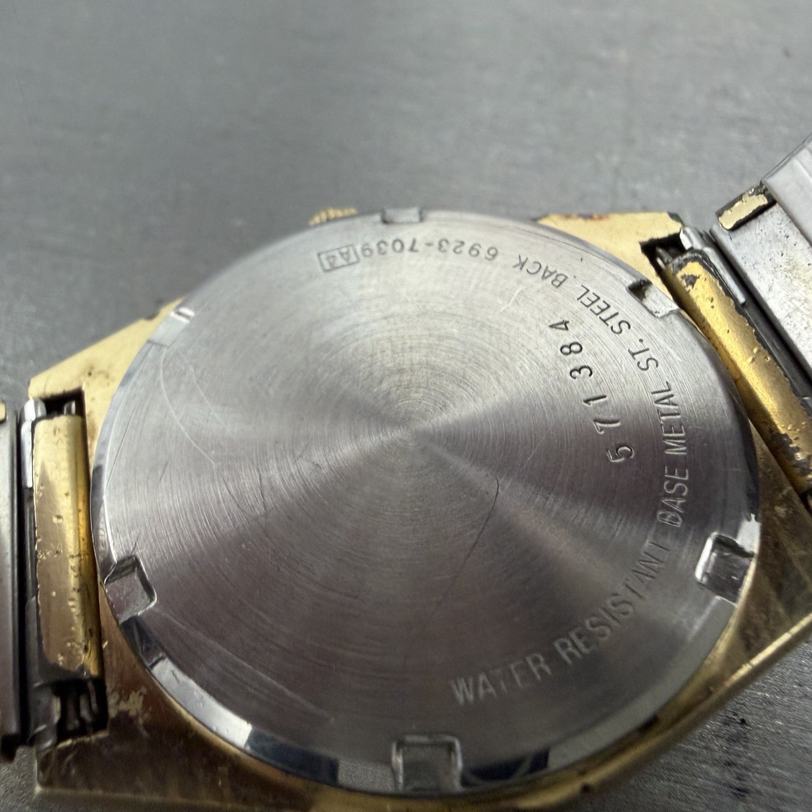 Seiko SQ Watch Men 33mm Black Dial Gold Tone Round Daydate VTG 6923-7039 PARTS10