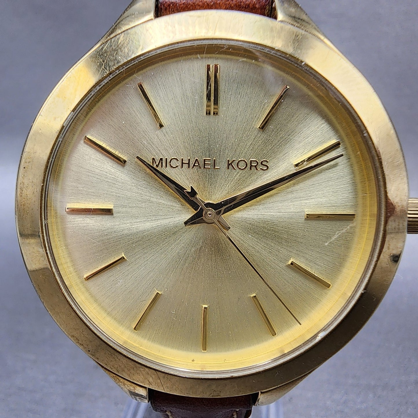 Michael kors Runway Watch Women 42mm Gold Dial Gold Tone Round MK2256 New Batt1
