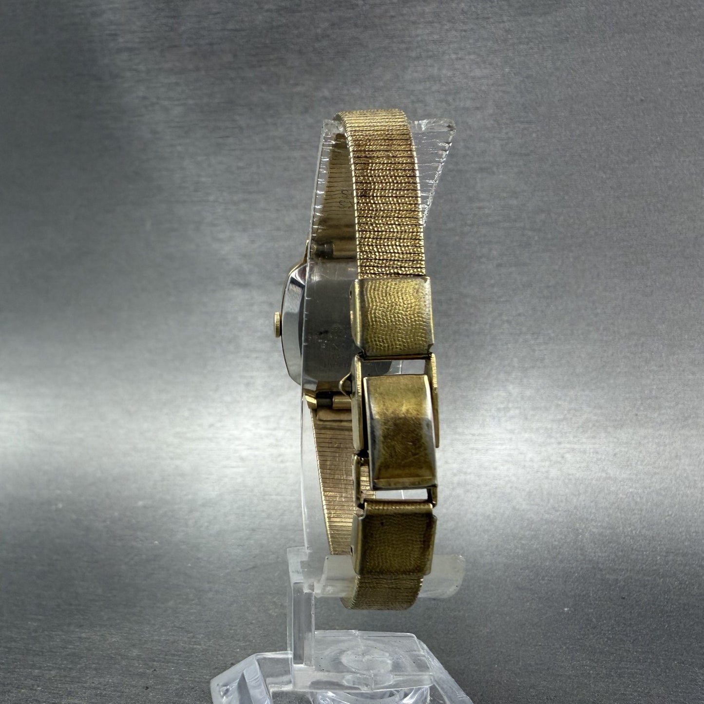 Seiko Watch Women 20mm Silver Dial Gold Tone Rectangle 16-5320 New Battery7