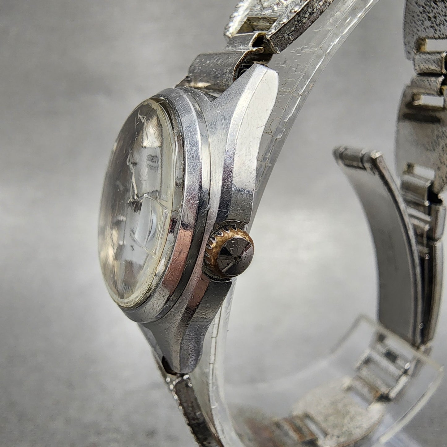 Seiko Special Watch Women 23mm Silver Dial Silver Tone Date Manual 25180090 Run2