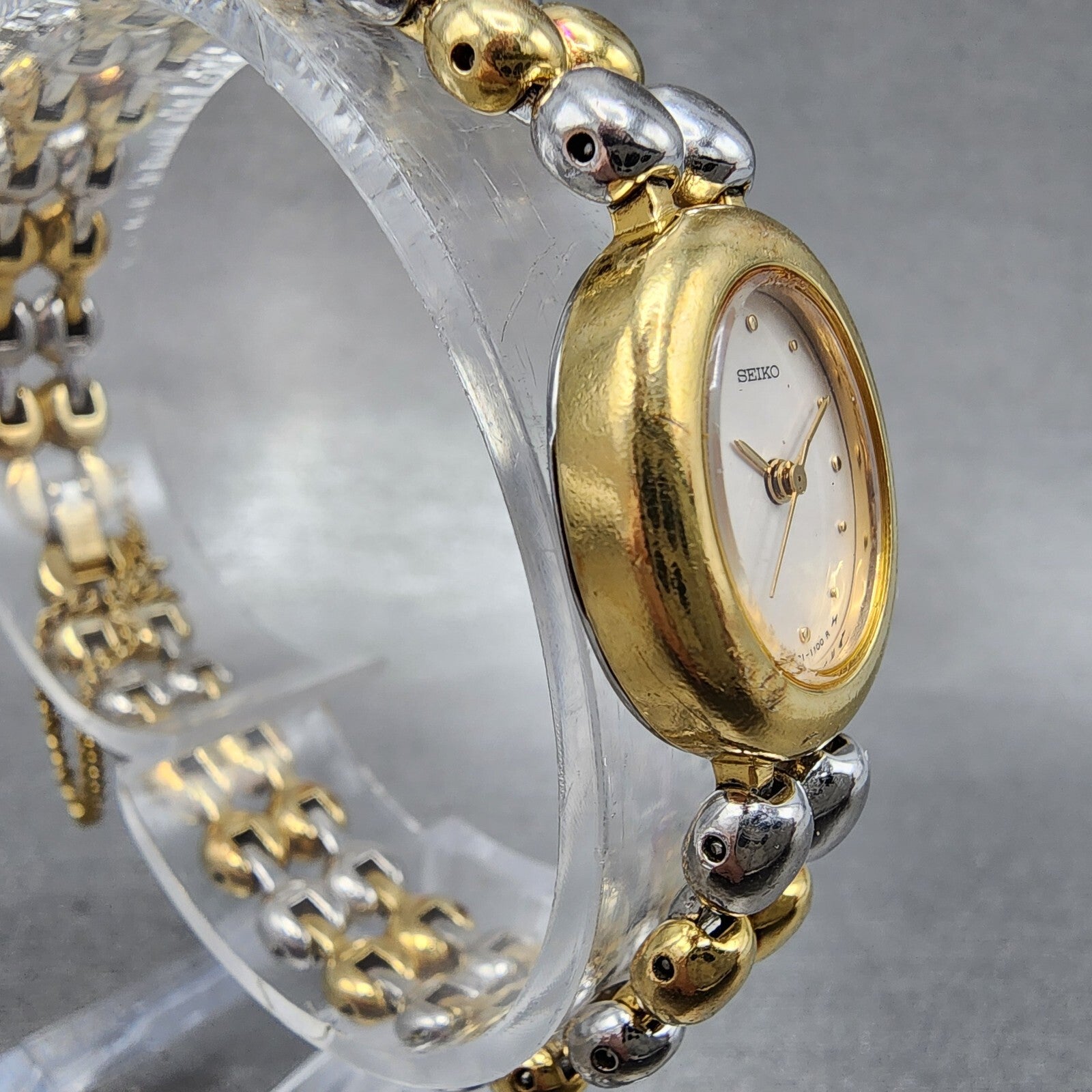 Seiko Watch Women 18mm White Dial Two Tone Oval 12215790 New Battery3