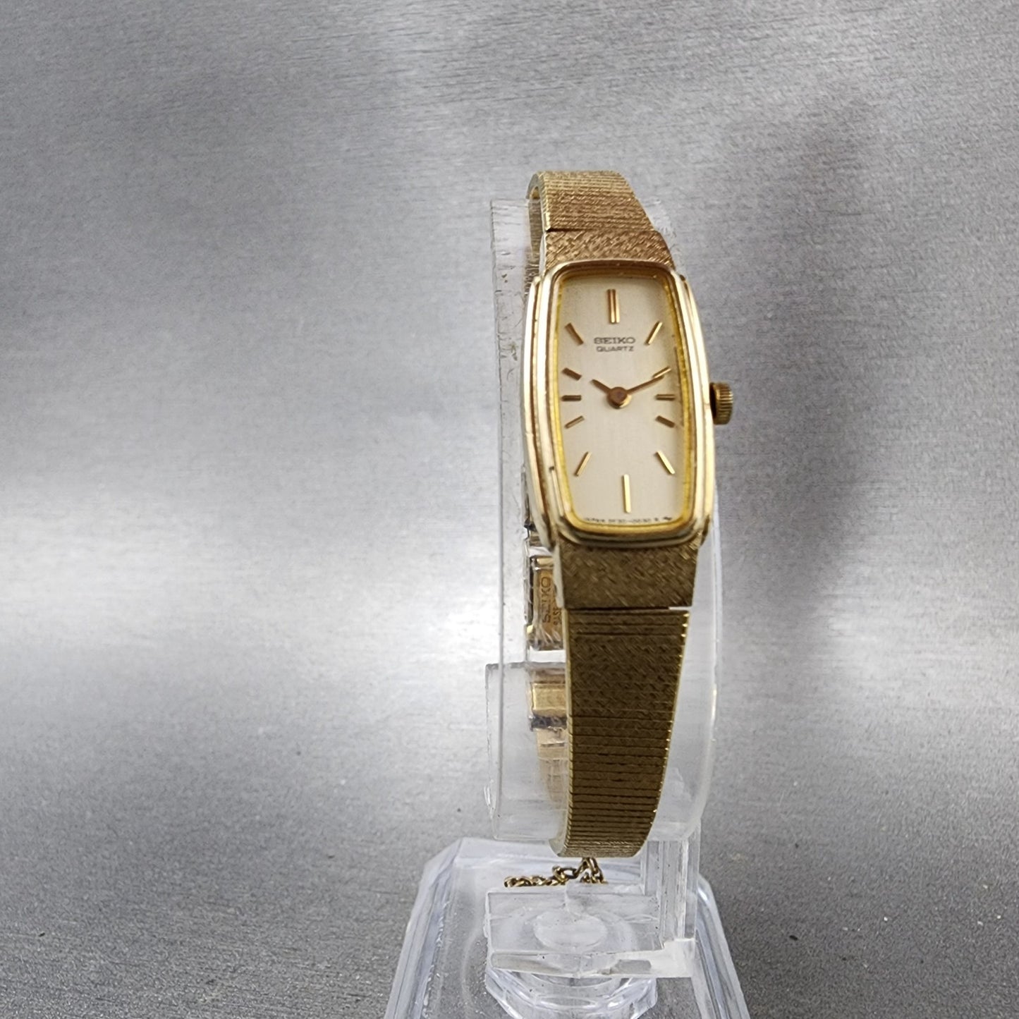 Seiko watch Women 13mm Champagne Dial Gold Tone Rectangle 2e205019 New Battery6