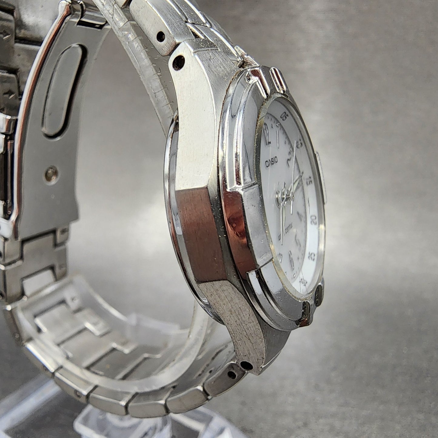 Casio Waveceptor Watch Women 30mm White Dial Silver Tone Date Round Runs LWQ1503