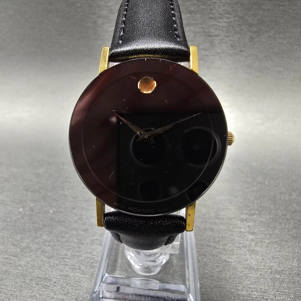 Movado Museum 31mm Watch Men Black Dial Gold Tone Round 87-40-882 New Battery1