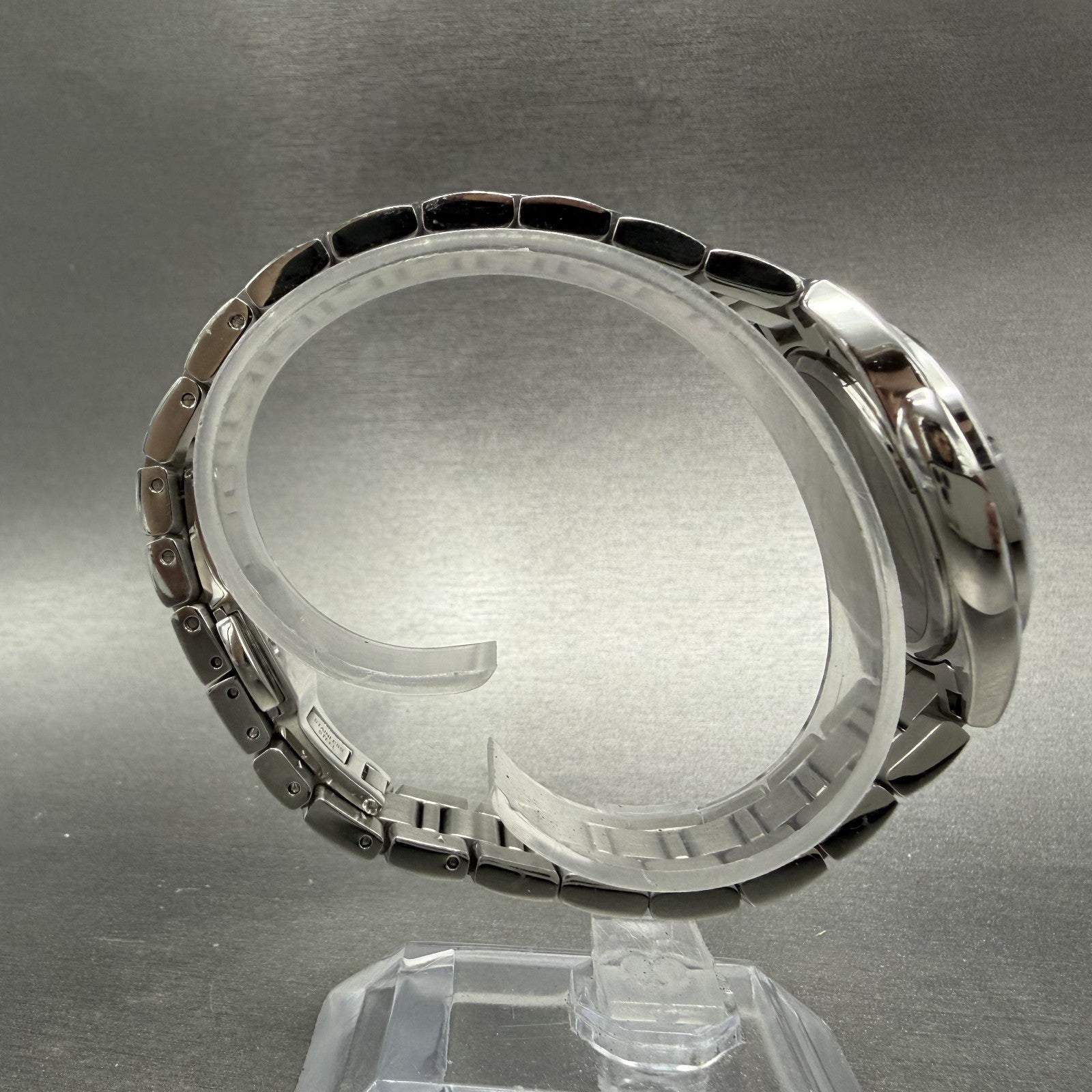 Bulova Watch Women 32mm MOP Dial Stainless Steel Round 96P198 New Battery8