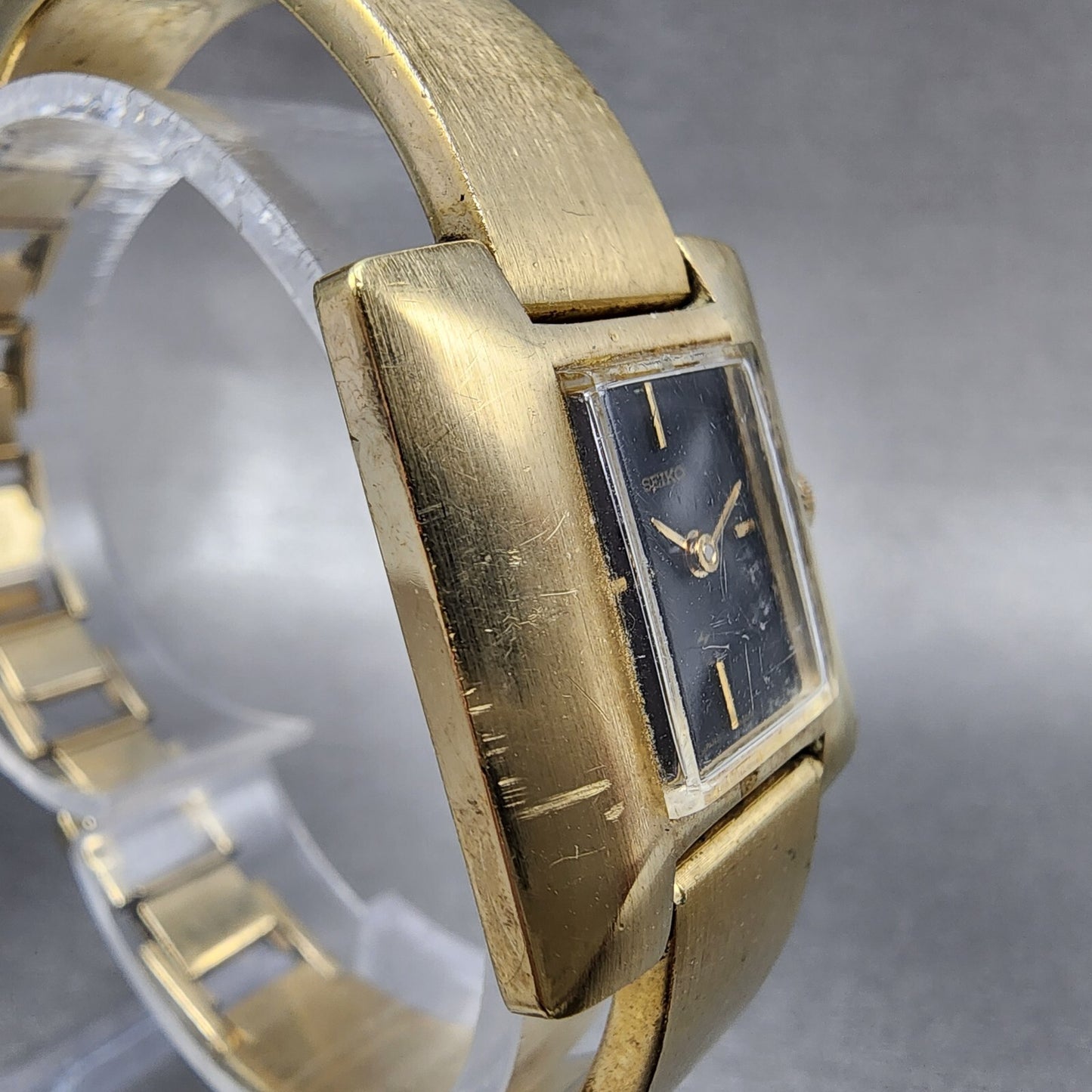 VTG Seiko Watch Women 24mm Black Dial Gold plated Rectangle Manual Wind Runs3